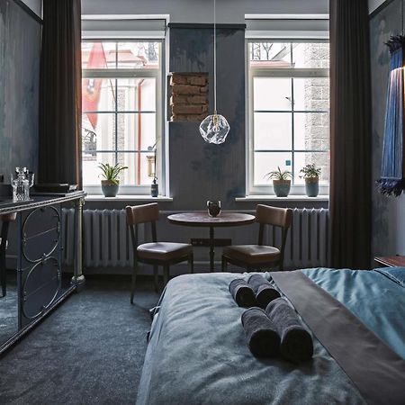 Appartamento Luxuriuos Flat In The Capital'S Old Town Vilnius Esterno foto